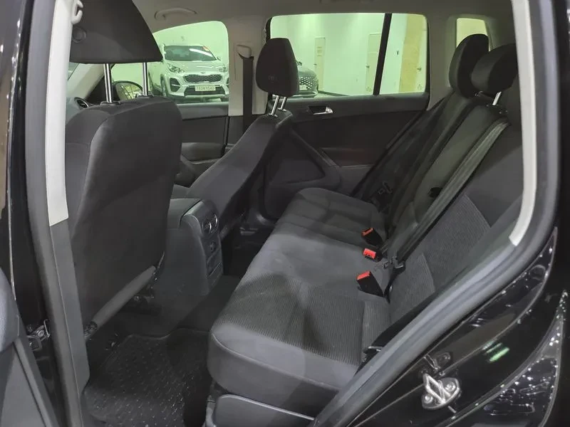 VW Tiguan 2.0 Tsi 5N, снимка 8 - Автомобили и джипове - 56656625