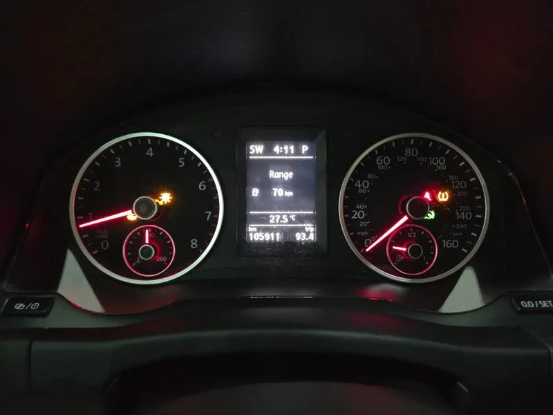 VW Tiguan 2.0 Tsi 5N, снимка 9 - Автомобили и джипове - 56656625