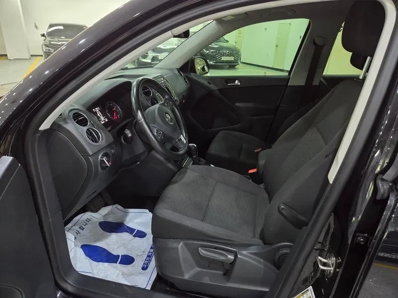 VW Tiguan 2.0 Tsi 5N, снимка 7 - Автомобили и джипове - 56656625
