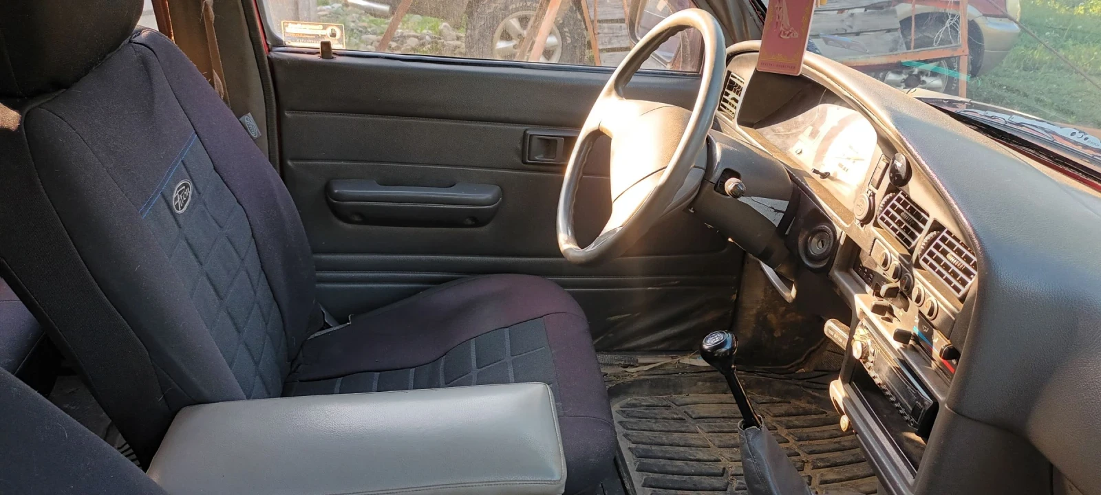 Toyota Hilux 2.4d - изображение 5
