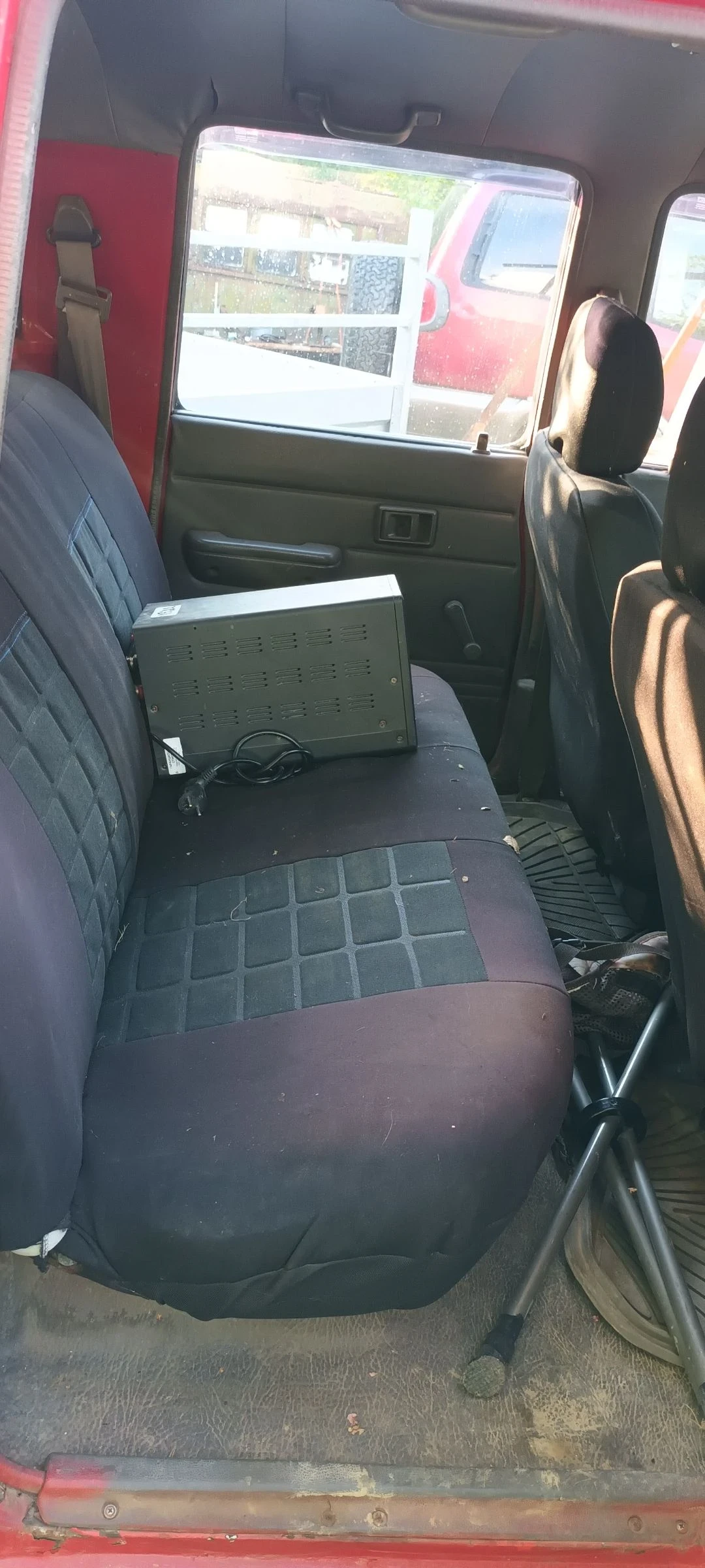 Toyota Hilux 2.4d - изображение 8