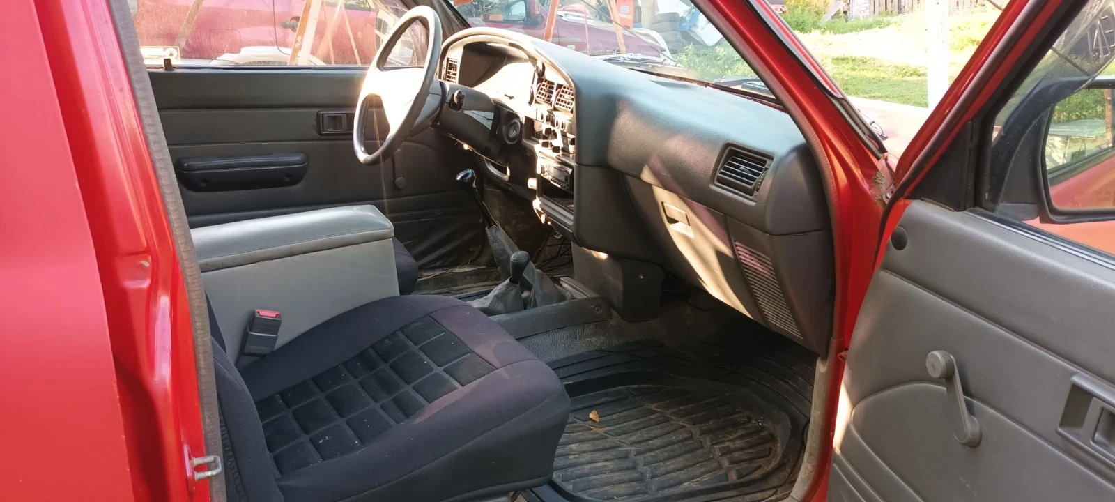 Toyota Hilux 2.4d - изображение 6