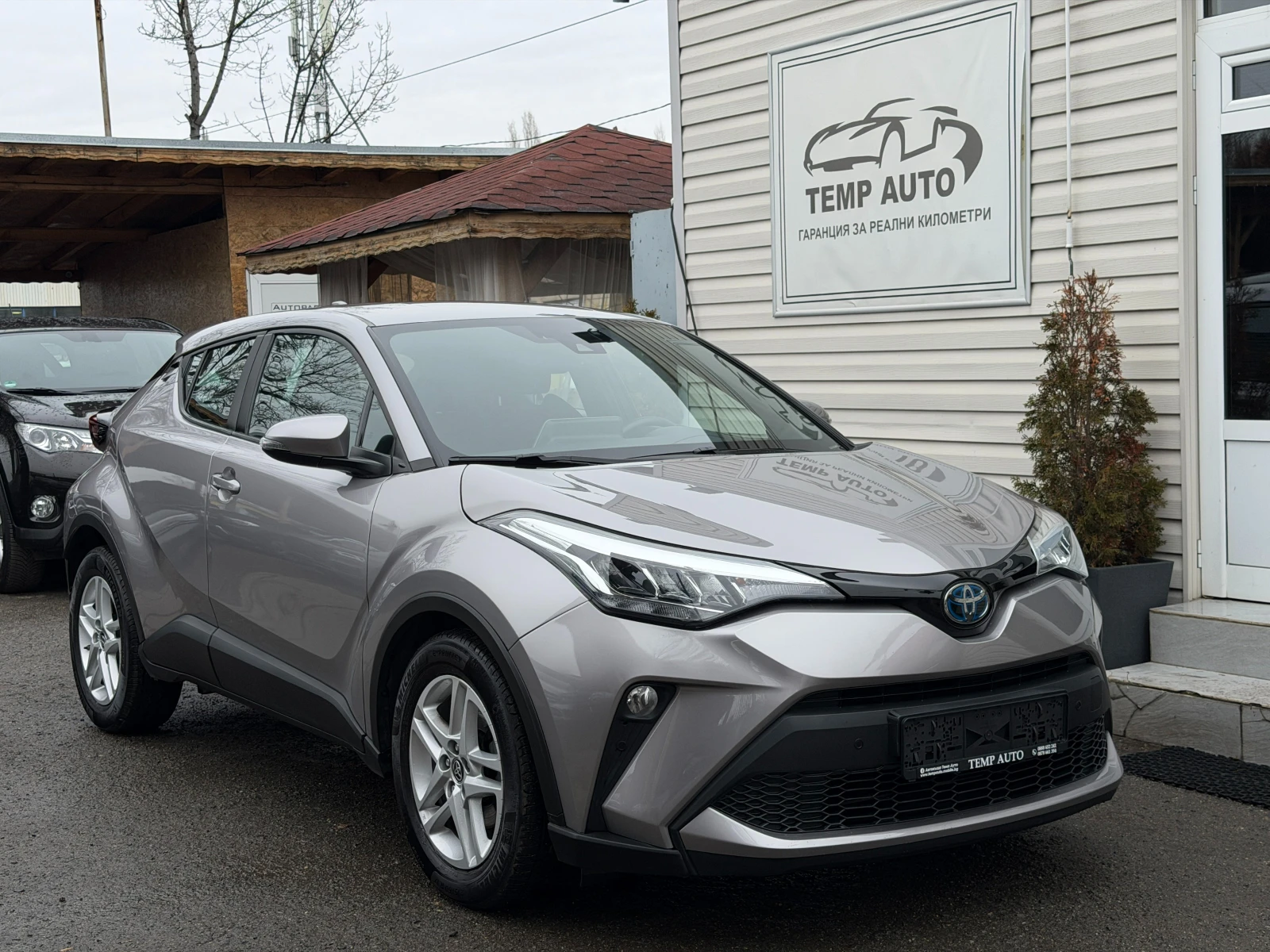Toyota C-HR 1.8I* СЕРВИЗНА КНИЖКА* ПЪЛНА  ИСТОРИЯ В ТОЙОТА - изображение 3