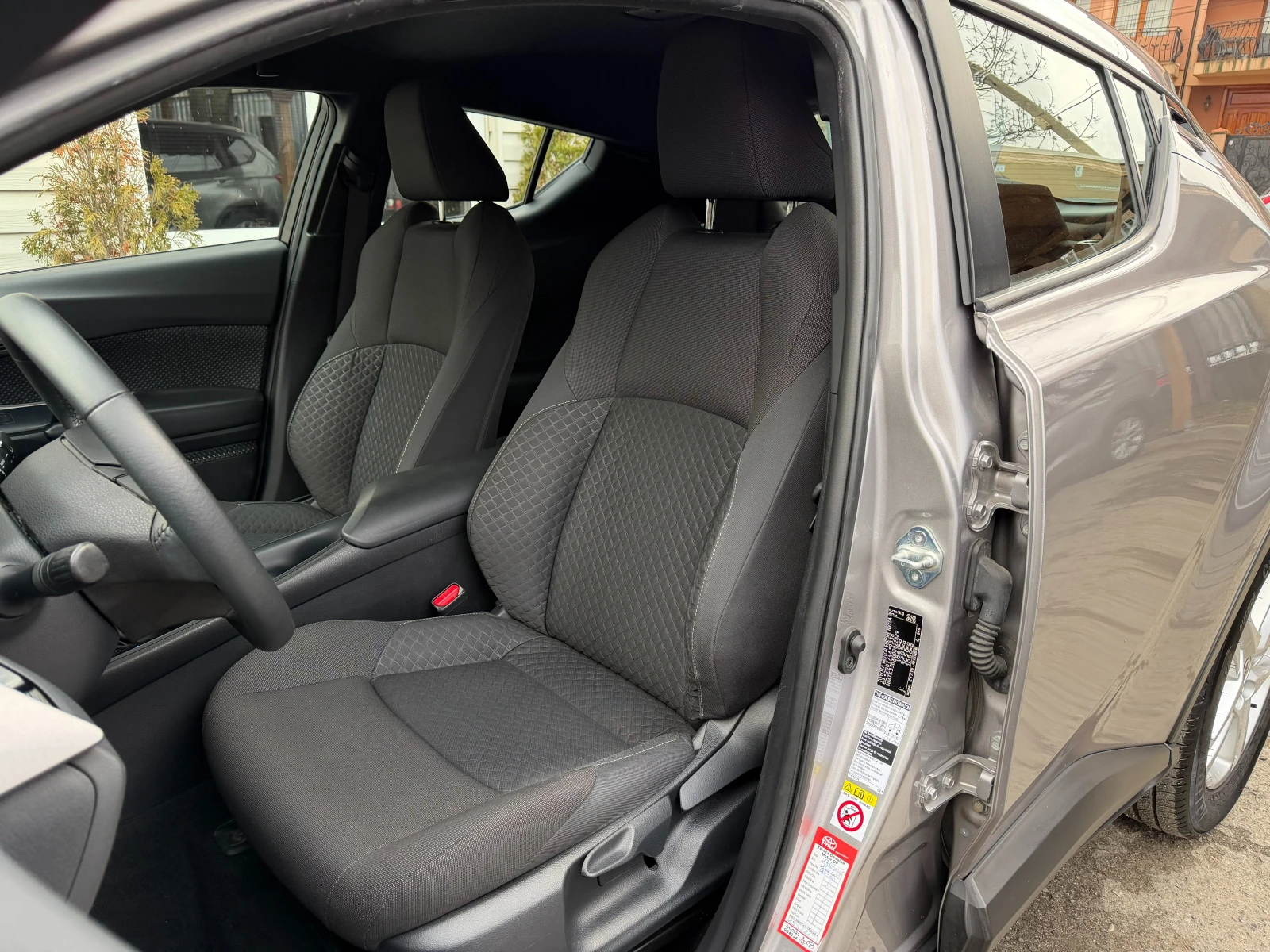 Toyota C-HR 1.8I* СЕРВИЗНА КНИЖКА* ПЪЛНА  ИСТОРИЯ В ТОЙОТА - изображение 10