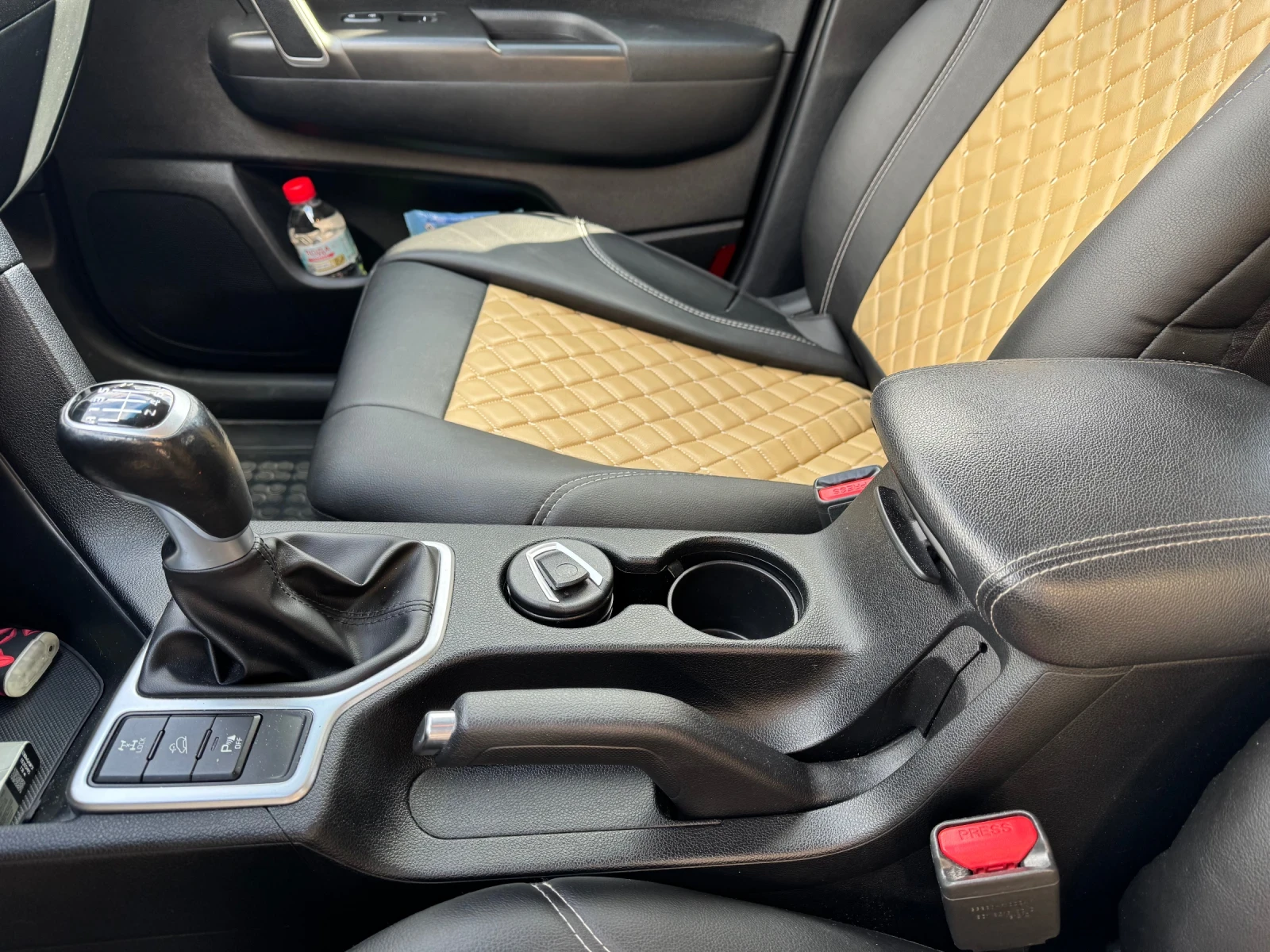 Kia Sportage 1.6 TGDI 4x4 Executive , снимка 8 - Автомобили и джипове - 54209064