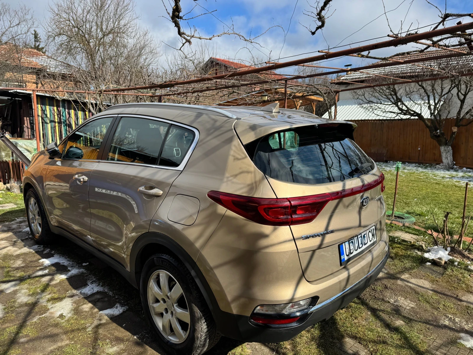 Kia Sportage 1.6 TGDI 4x4 Executive , снимка 4 - Автомобили и джипове - 54209064