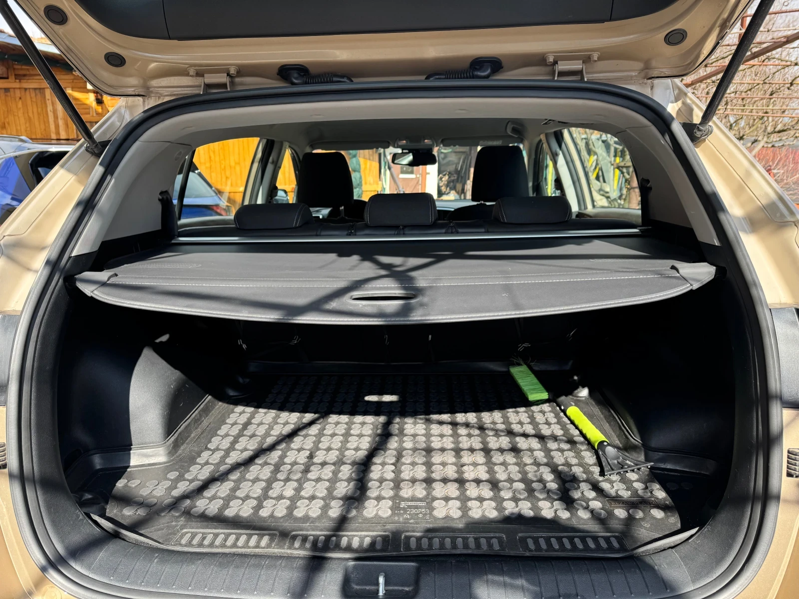 Kia Sportage 1.6 TGDI 4x4 Executive , снимка 10 - Автомобили и джипове - 54209064