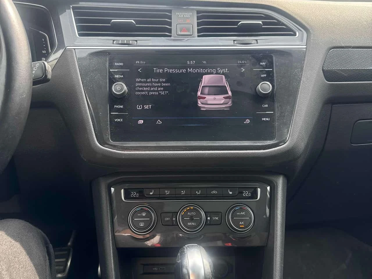 VW Tiguan * 4MOTION * АВТОКРЕДИТ БЕЗ ПЪРВОНАЧАЛНА ВНОСКА* , снимка 9 - Автомобили и джипове - 55171196
