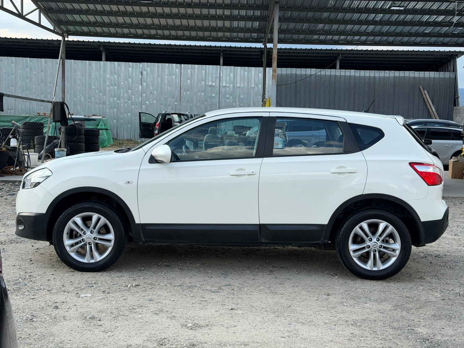 Nissan Qashqai 1.5DCI-110к.с./ Автопилот/ Парктроник, снимка 8 - Автомобили и джипове - 55351906