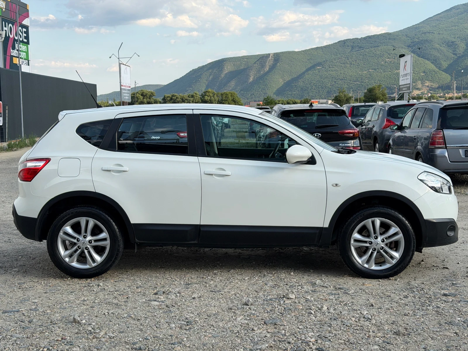 Nissan Qashqai 1.5DCI-110к.с./ Автопилот/ Парктроник, снимка 4 - Автомобили и джипове - 55351906