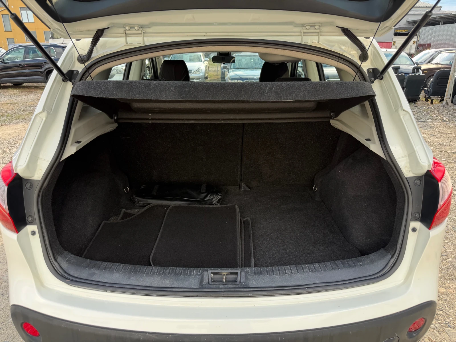 Nissan Qashqai 1.5DCI-110к.с./ Автопилот/ Парктроник, снимка 9 - Автомобили и джипове - 55351906