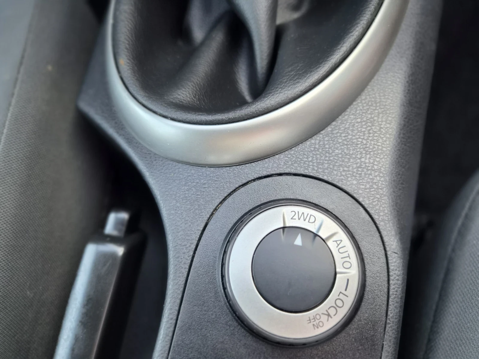 Nissan Qashqai 2.0i 4x4, снимка 10 - Автомобили и джипове - 55607706