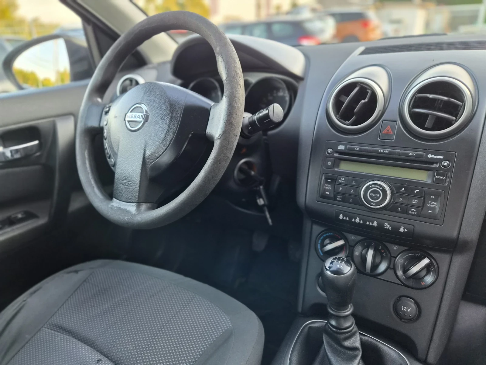 Nissan Qashqai 2.0i 4x4, снимка 9 - Автомобили и джипове - 55607706