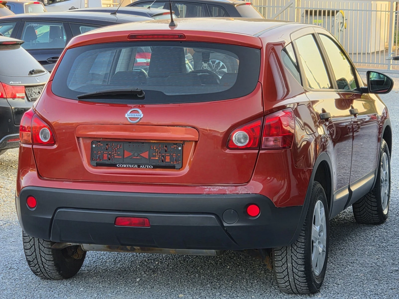 Nissan Qashqai 2.0i 4x4, снимка 4 - Автомобили и джипове - 55607706
