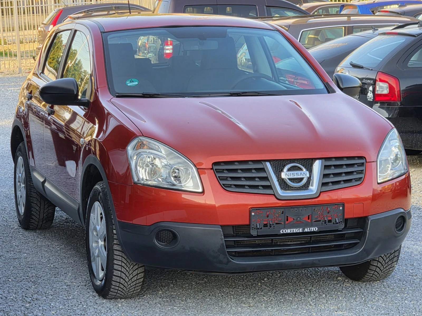 Nissan Qashqai 2.0i 4x4, снимка 3 - Автомобили и джипове - 55607706