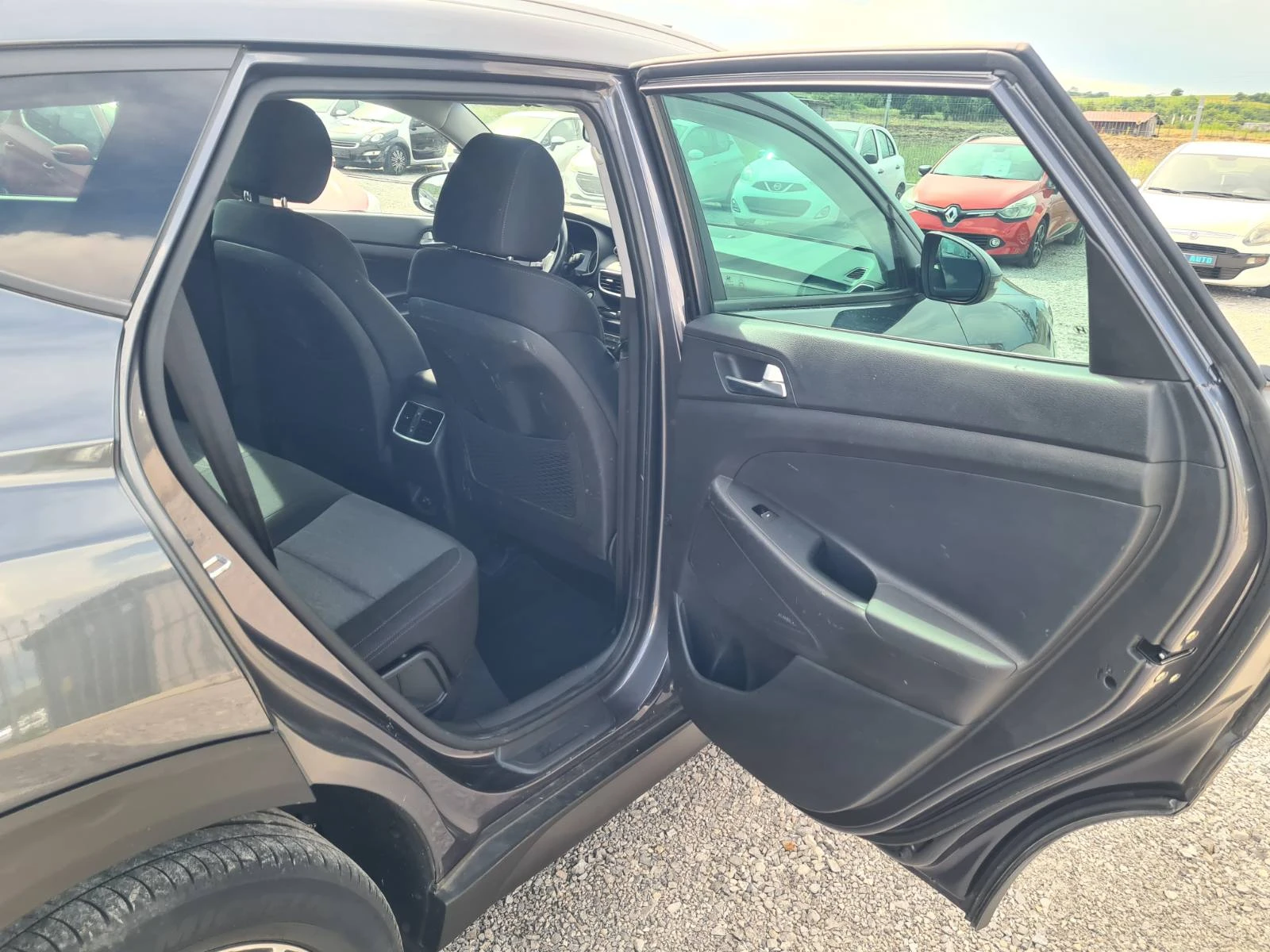 Hyundai Tucson 1.6CRDI 136k.c Mild Hybrid 48v EURO 6D, снимка 9 - Автомобили и джипове - 56087438