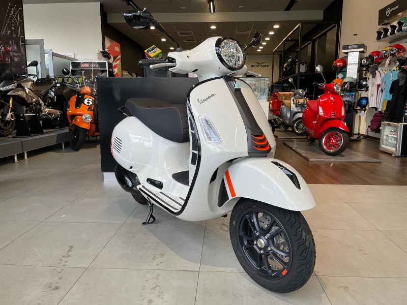 Vespa GTS 300 SUPERSPORT, снимка 1 - Мотоциклети и мототехника - 47876812