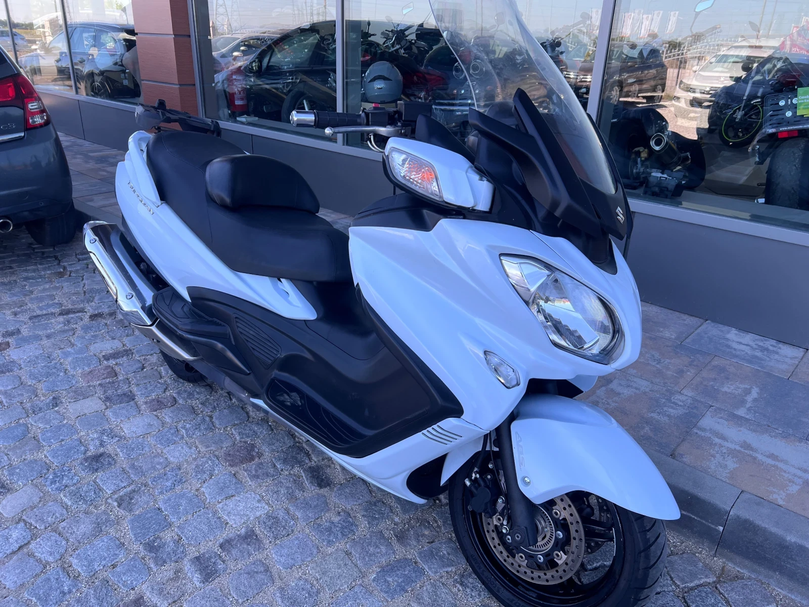 Suzuki Burgman 650 ABS - изображение 2