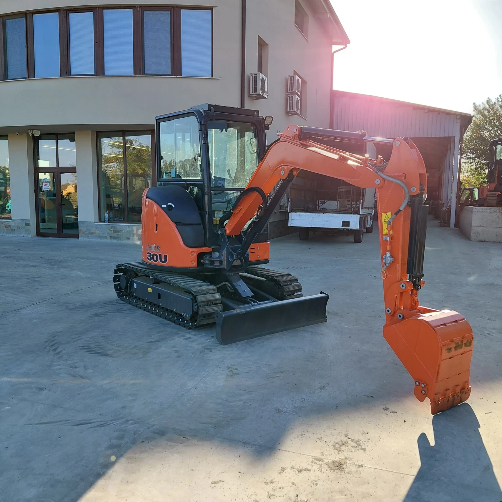 ����� Hitachi ZX30U-5A * �������� *  | Mobile.bg � ����������� 7