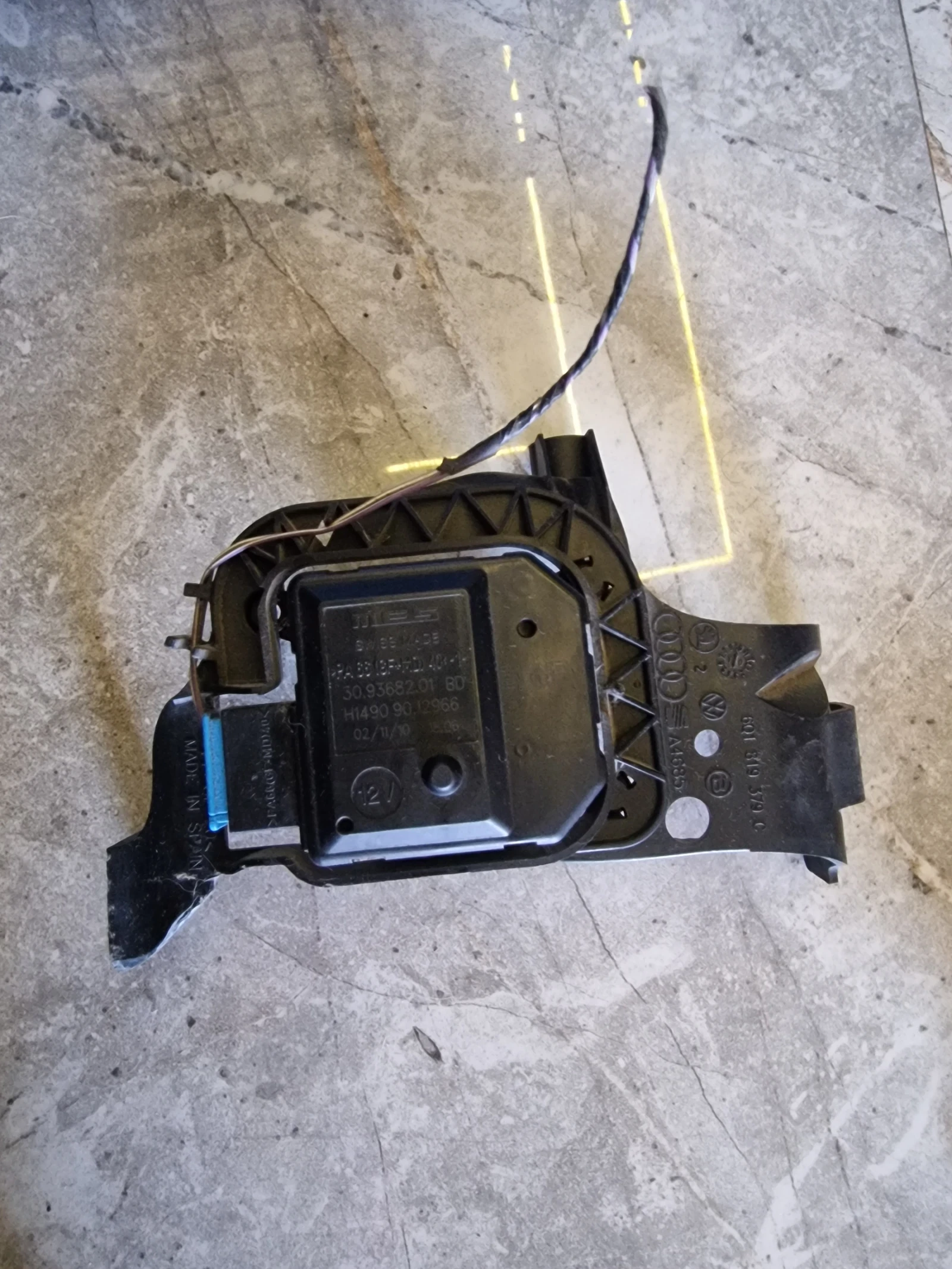 30.93682.01 BD  H149090.12966 моторче клапи парно AUDI VW SEAT SKODA 