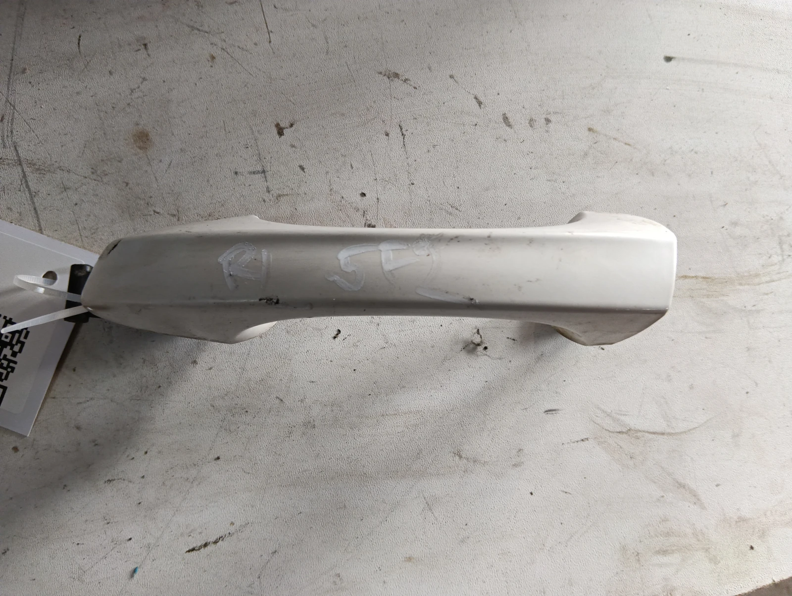 външна дръжка ( лява) 5G0837205 БЯЛ Seat Leon
