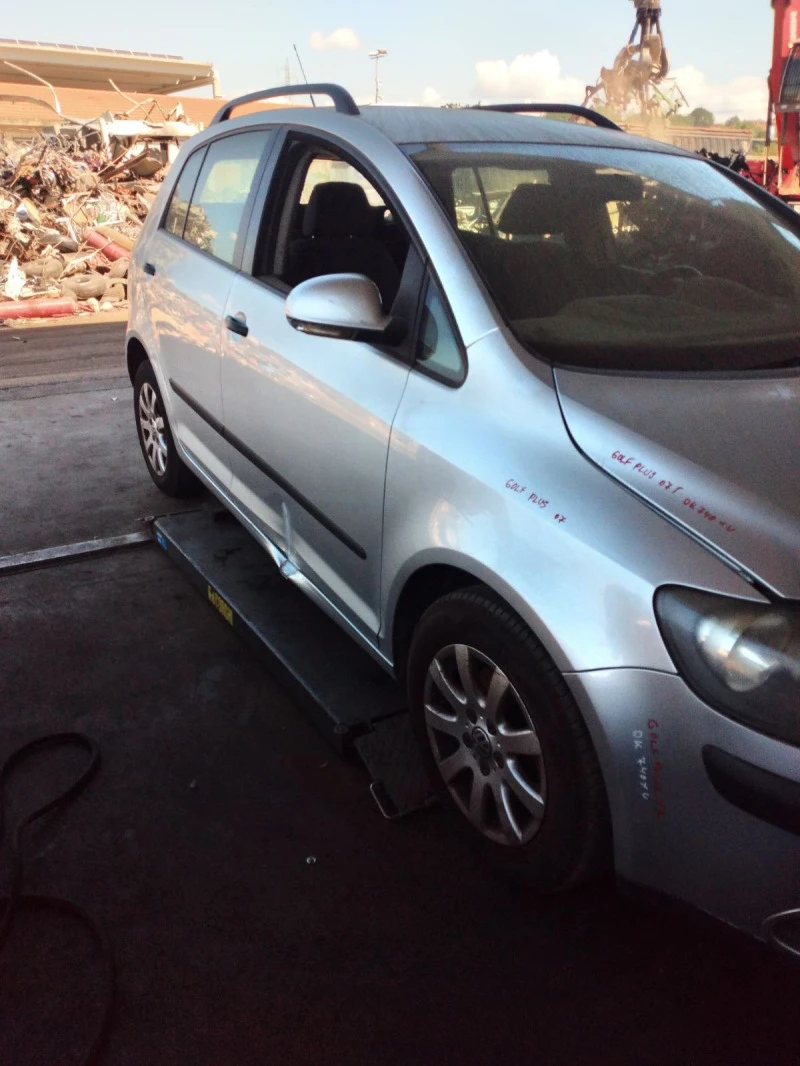 VW Golf Plus 2.0 , снимка 4 - Автомобили и джипове - 40260908