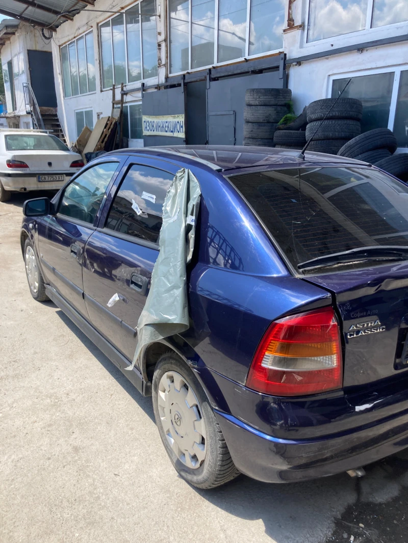 Opel Astra, снимка 3 - Автомобили и джипове - 41436346