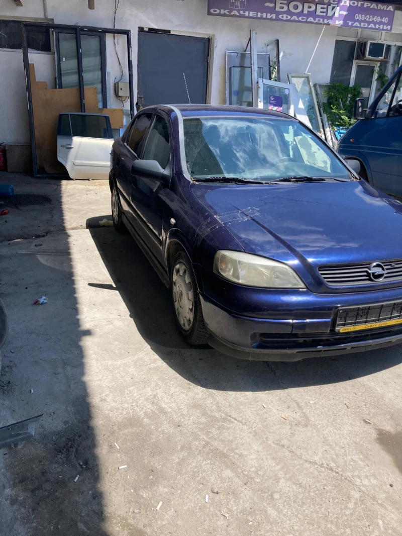 Opel Astra, снимка 1 - Автомобили и джипове - 41436346