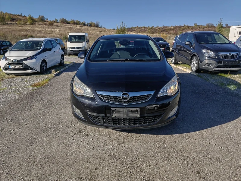 Opel Astra 1.4 i, снимка 1 - Автомобили и джипове - 47660960