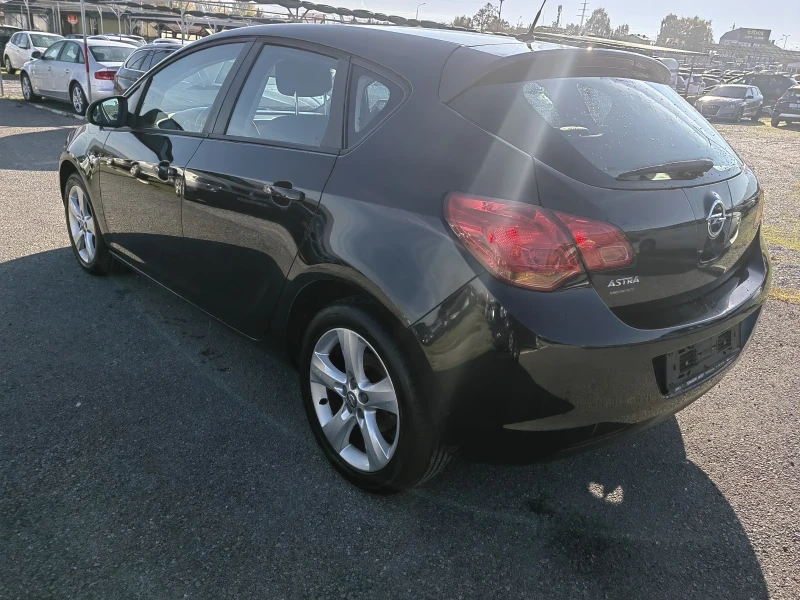 Opel Astra 1.4 i, снимка 4 - Автомобили и джипове - 47660960