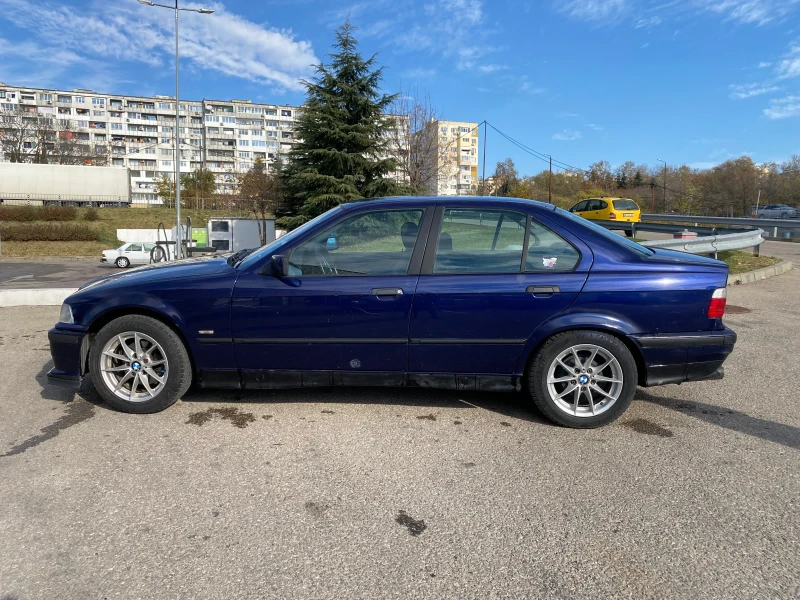 BMW 318 i LPG, снимка 8 - Автомобили и джипове - 48037934