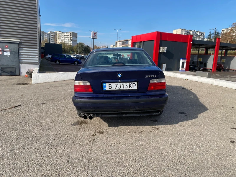 BMW 318 i LPG, снимка 6 - Автомобили и джипове - 48037934