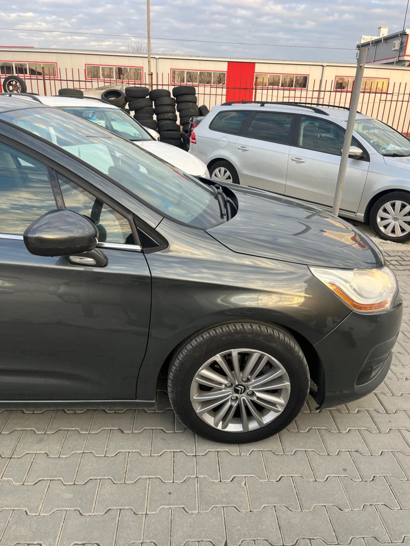 Citroen C4 1.6* Регистриран* Клима* Нави* Топ* , снимка 4 - Автомобили и джипове - 48217530