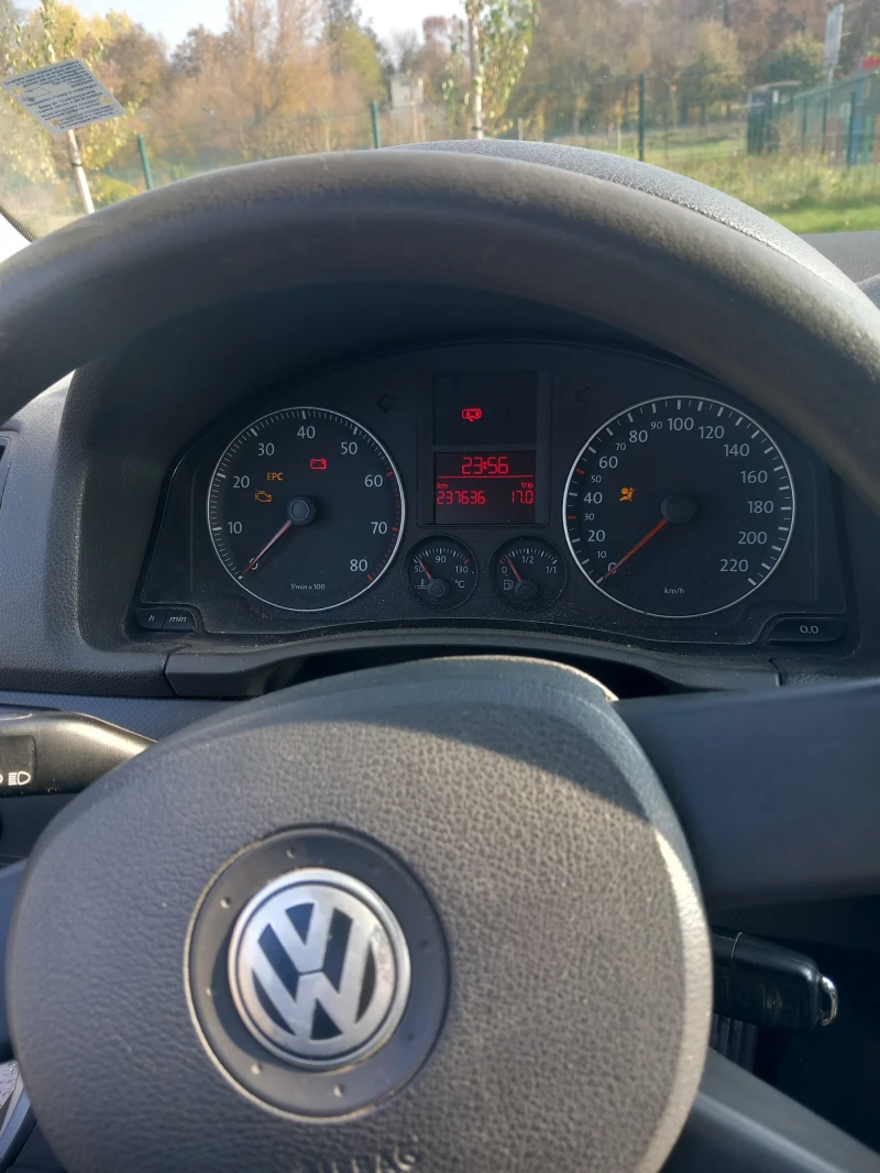 VW Golf 5, снимка 5 - Автомобили и джипове - 49163479