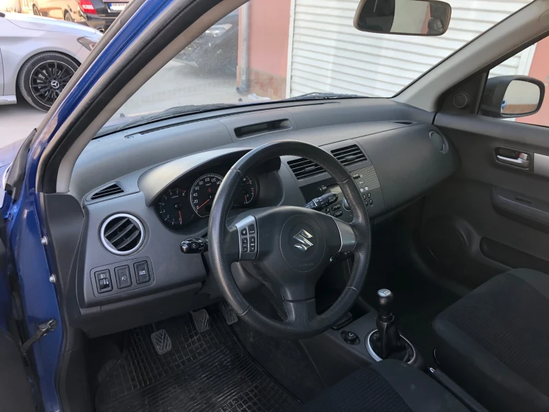 Suzuki Swift 1.3, снимка 7 - Автомобили и джипове - 49444245