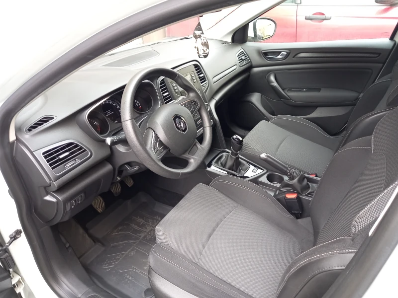 Renault Megane, снимка 4 - Автомобили и джипове - 49504144