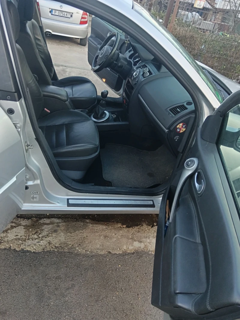 Renault Megane FULL 1.9 DIESEL FACELIFT TOP, снимка 11 - Автомобили и джипове - 52431566