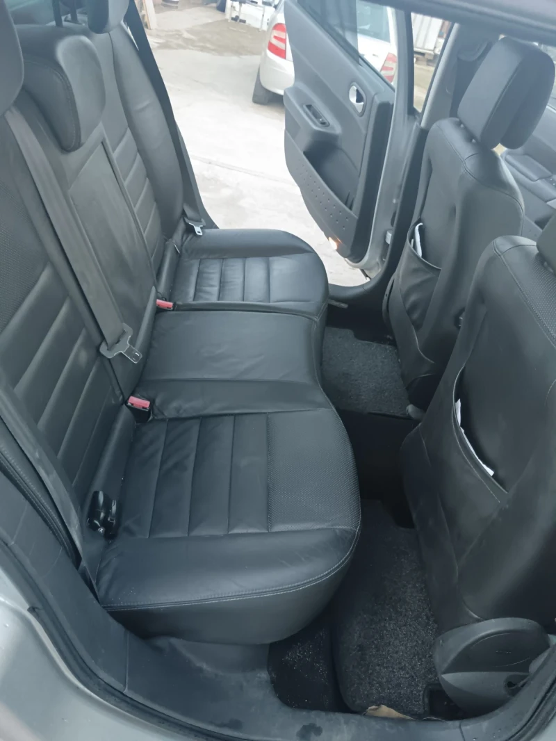 Renault Megane FULL 1.9 DIESEL FACELIFT TOP, снимка 8 - Автомобили и джипове - 52431566