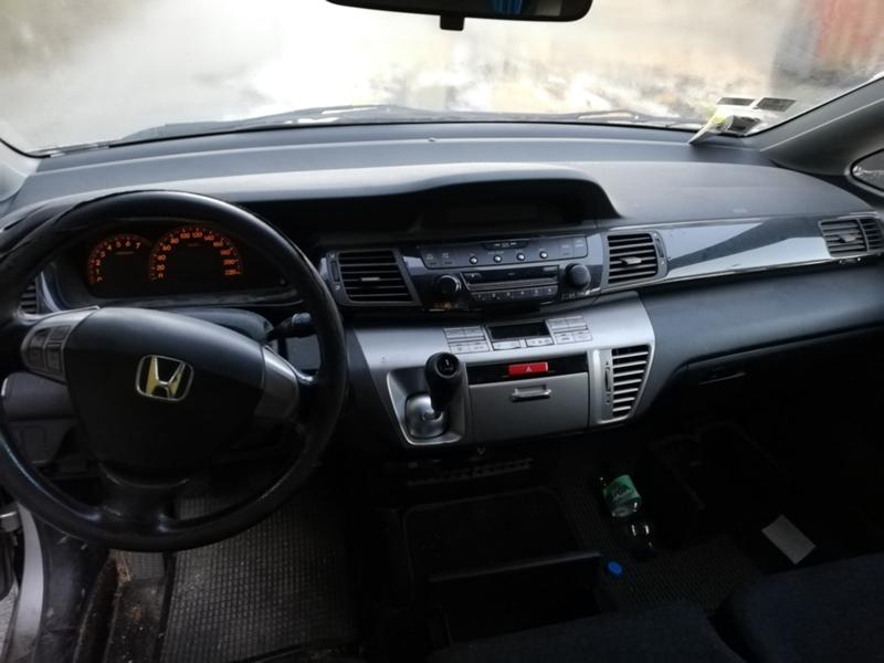 Honda Fr-v 1, 7 I, снимка 9 - Автомобили и джипове - 35054212