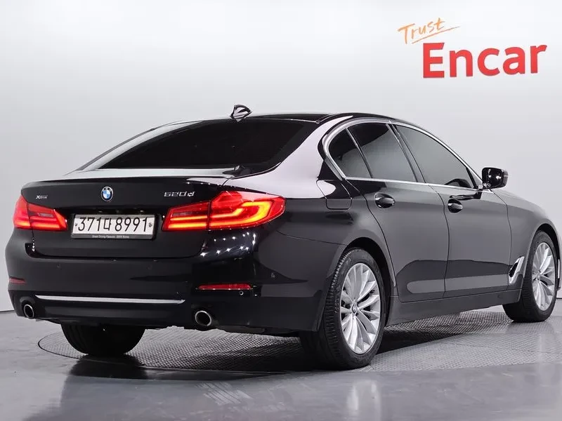 BMW 520 d-MSport - САМО 30% АВАНС, снимка 2 - Автомобили и джипове - 55740803