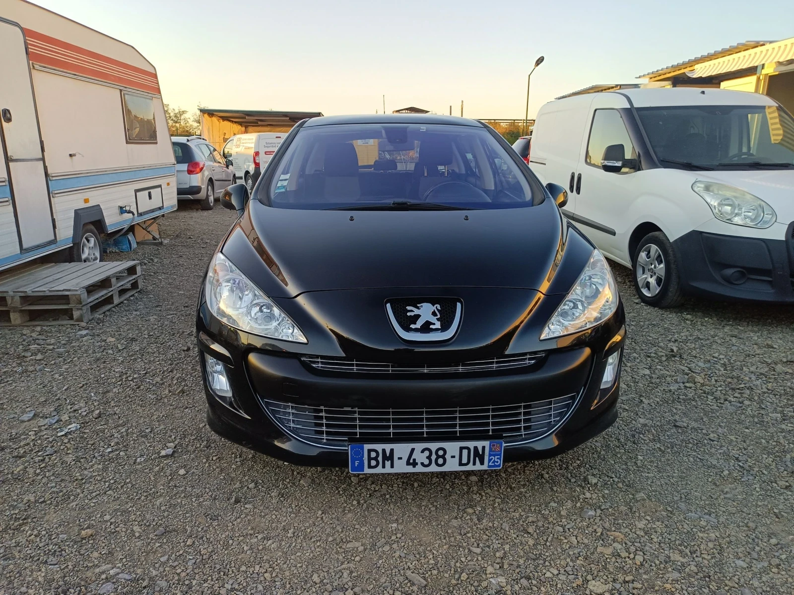 Peugeot 308 1, 6 HDi PREMIUM  - изображение 3