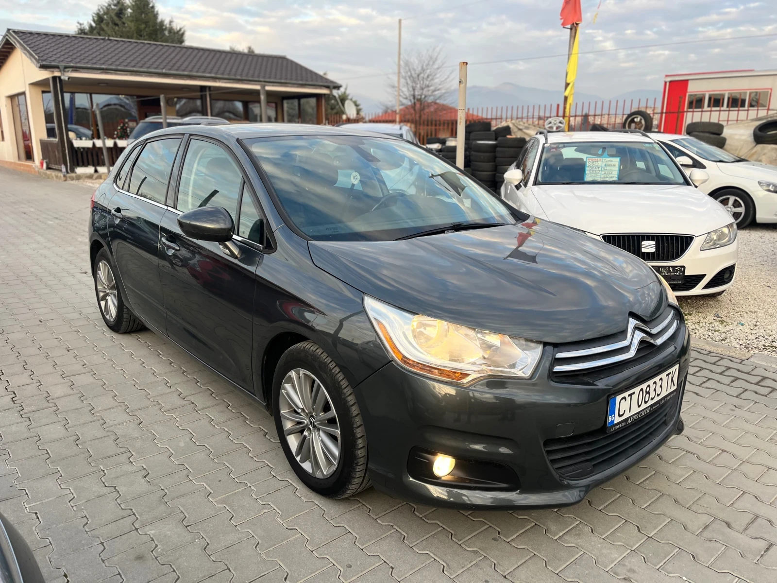 Citroen C4 1.6* Регистриран* Клима* Нави* Топ*  - изображение 3