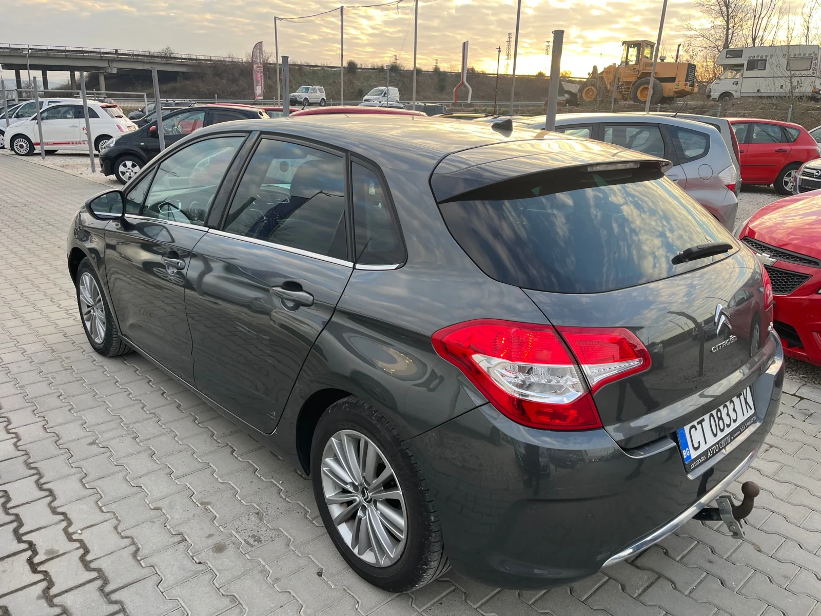 Citroen C4 1.6* Регистриран* Клима* Нави* Топ*  - изображение 9