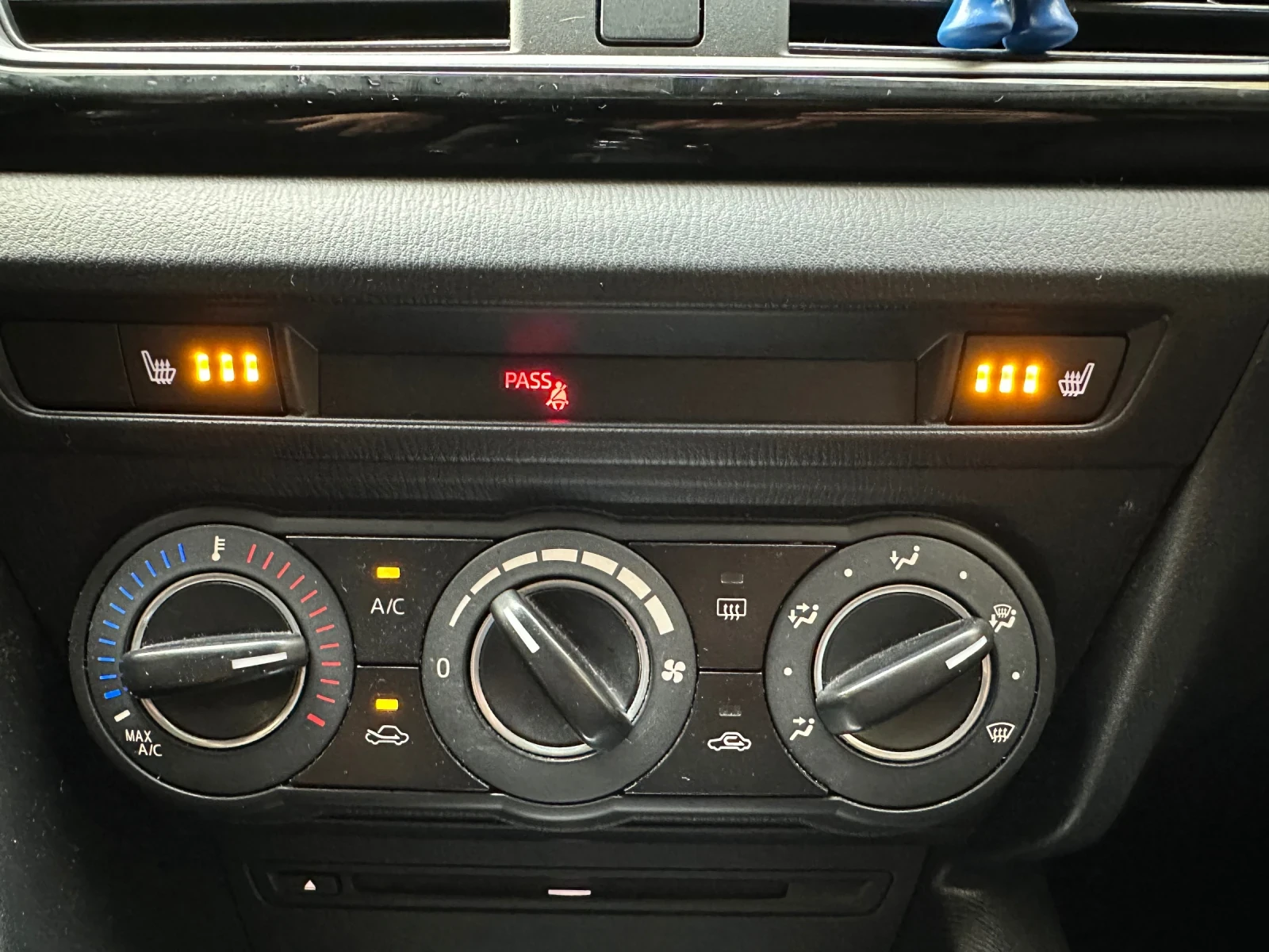 Mazda 3 2.0 SkyActive  | Mobile.bg � ����������� 12