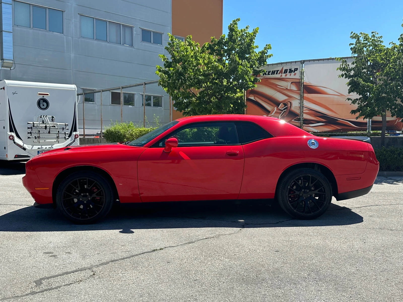 Dodge Challenger 3.6i 309кс 2020г - изображение 2