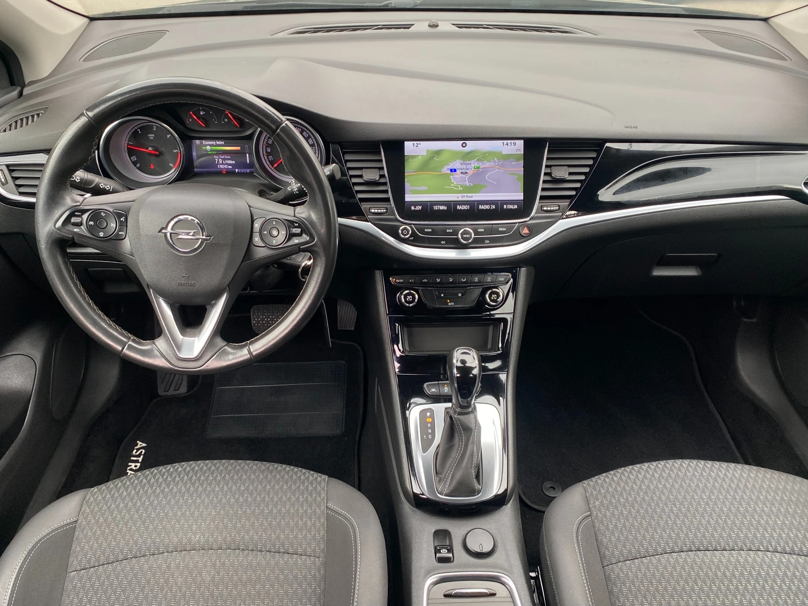 Opel Astra 1.6D-AUTOMAT-2018г-EURO6D-COSMO-NAVI-136ks-PDC-LED - изображение 9