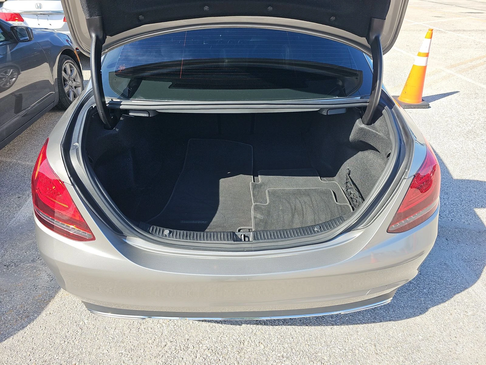 Mercedes-Benz C 300 Premium* 4matic* ПОДГРЕВ* KEYLESS* BURMERSTER - изображение 5