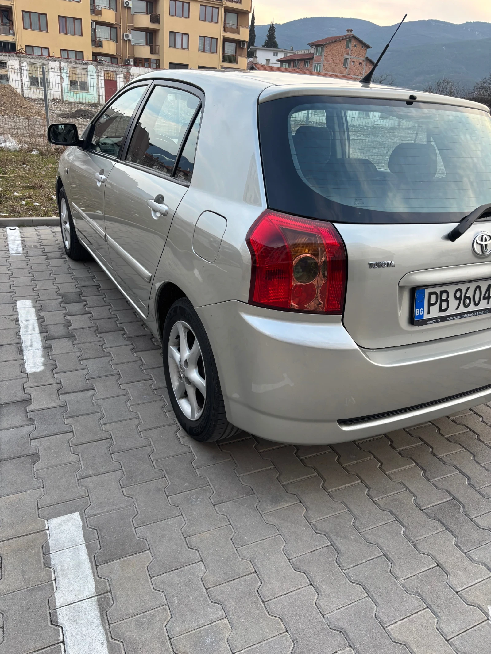 Toyota Corolla 1.4 D4D, снимка 5 - Автомобили и джипове - 53712136