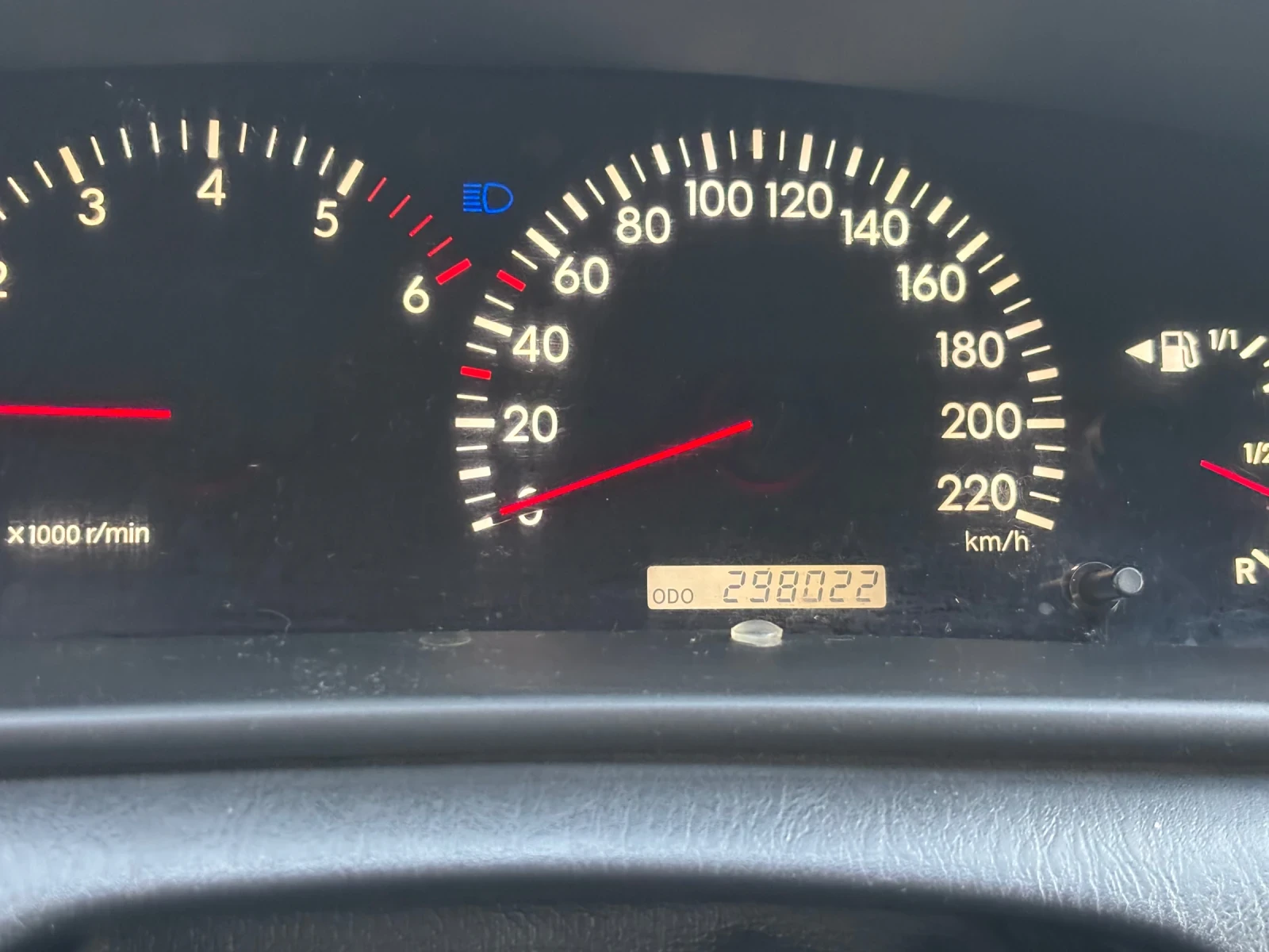 Toyota Corolla 1.4 D4D, снимка 10 - Автомобили и джипове - 53712136