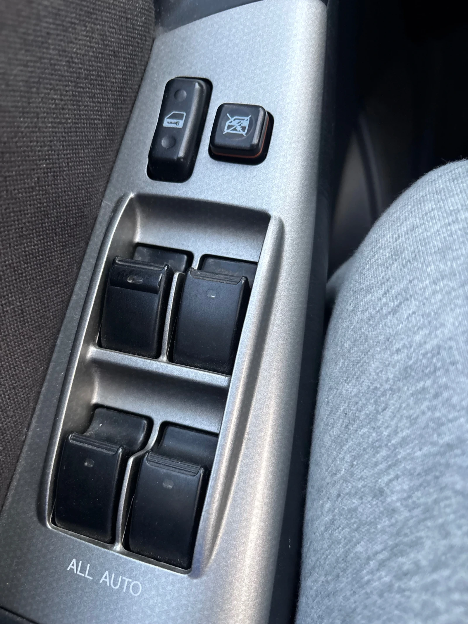 Toyota Corolla 1.4 D4D, снимка 12 - Автомобили и джипове - 53712136